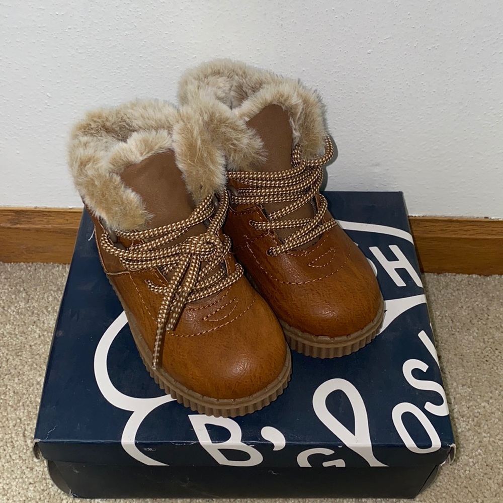 NWT Oshkosh toddler brown boots size 7